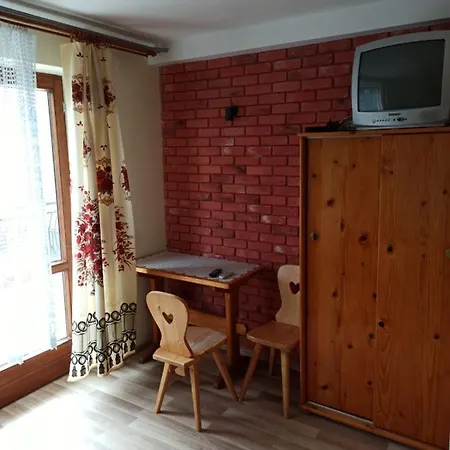 Pensjonat Trzech Koron 16 *