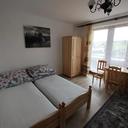 Trzech Koron 16 *