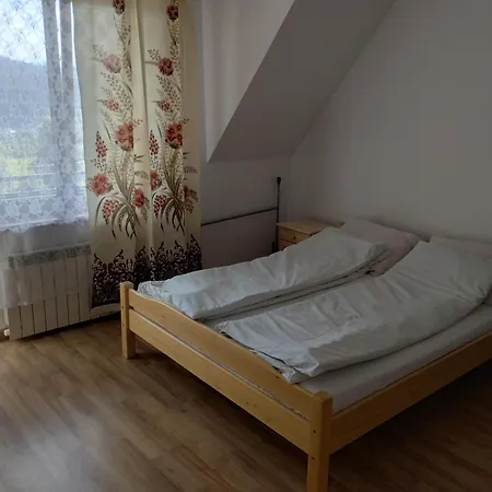 Trzech Koron 16 * Sromowce Wyzne