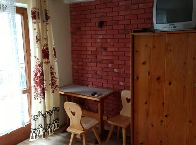 Pensjonat Trzech Koron 16 *