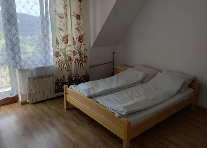 Trzech Koron 16 * Sromowce Wyzne